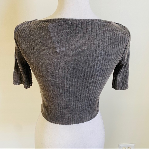 TOPSHOP Ribbed Slashed Gray Crop Top Sz 2 - Picture 4 of 7